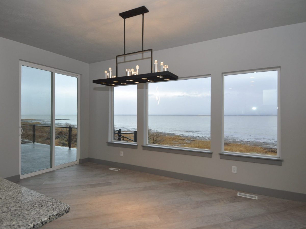 Dining Room & Lake View