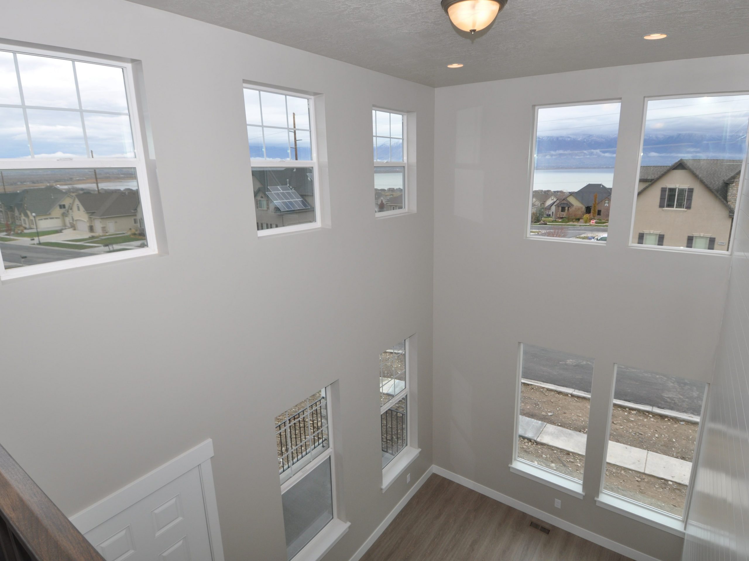 Custom Saratoga Springs 2-Story Vaulted Living Room