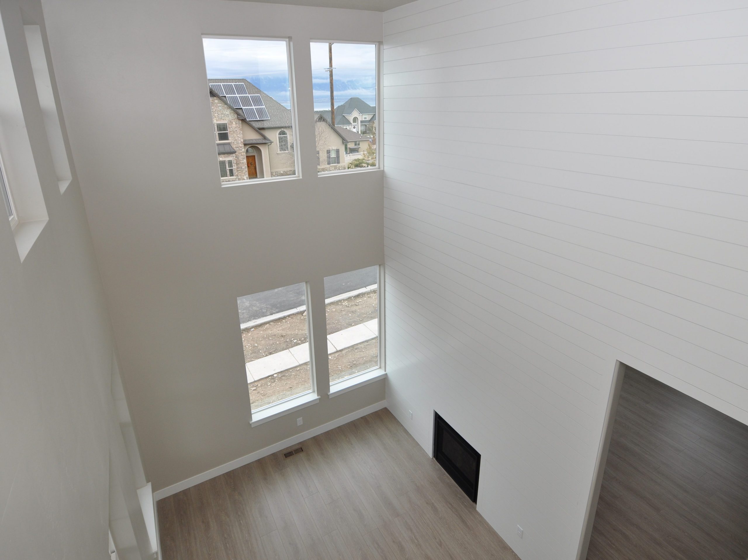 Custom Saratoga Springs 2-Story Vaulted Living Room