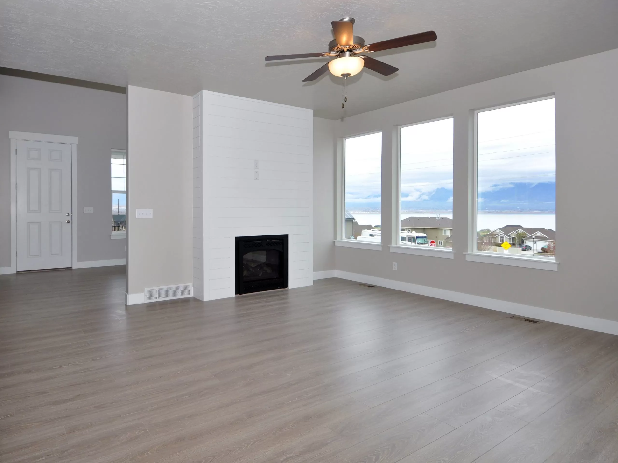 Custom Saratoga Springs 2-Story Family Room