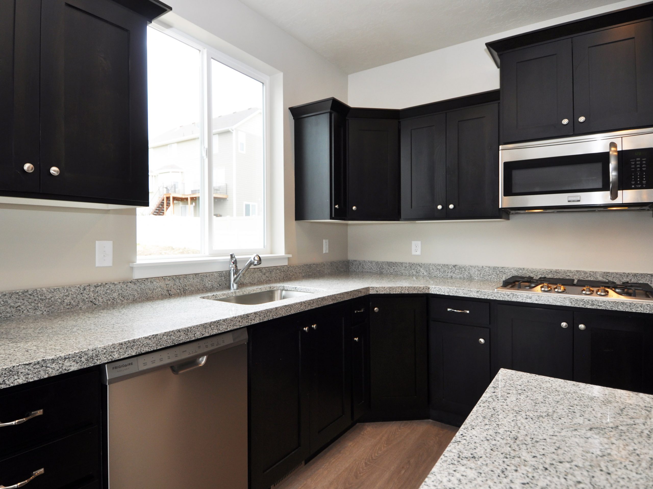 Custom Saratoga Springs 2-Story Kitchen