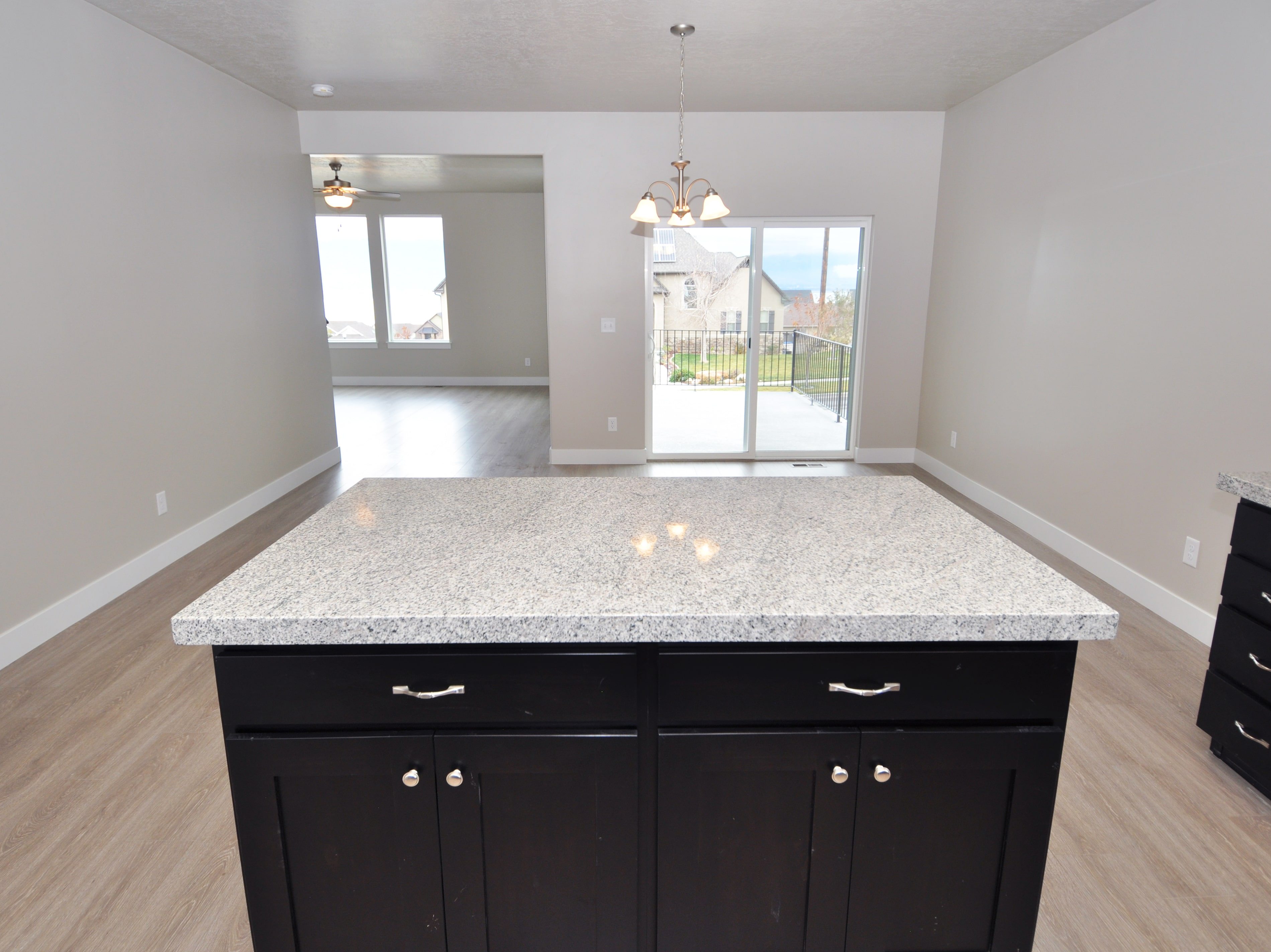 Custom Saratoga Springs 2-Story Kitchen